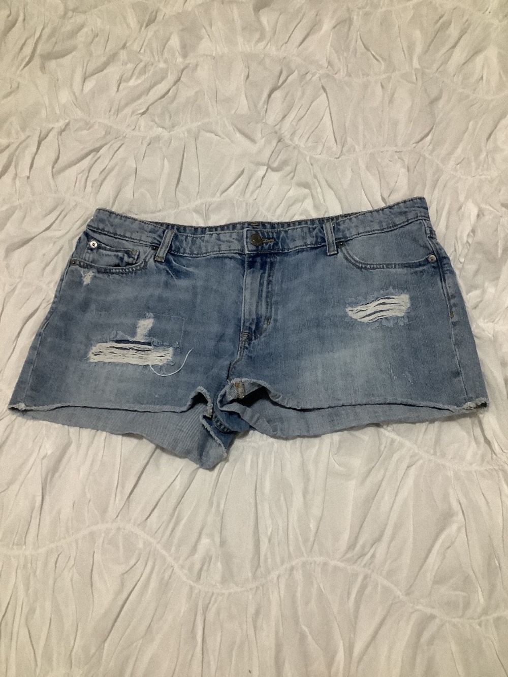 Light wash Distressed Jean Shorts